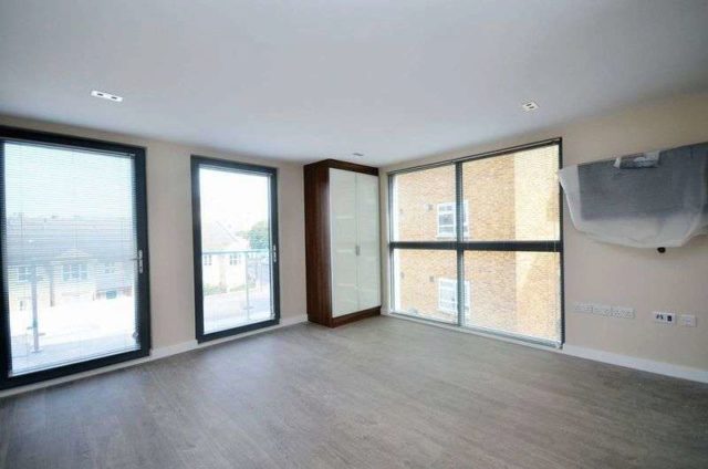  Image of Flat to rent in Mintern Street London N1 at Mintern Street  London, N1 5EG